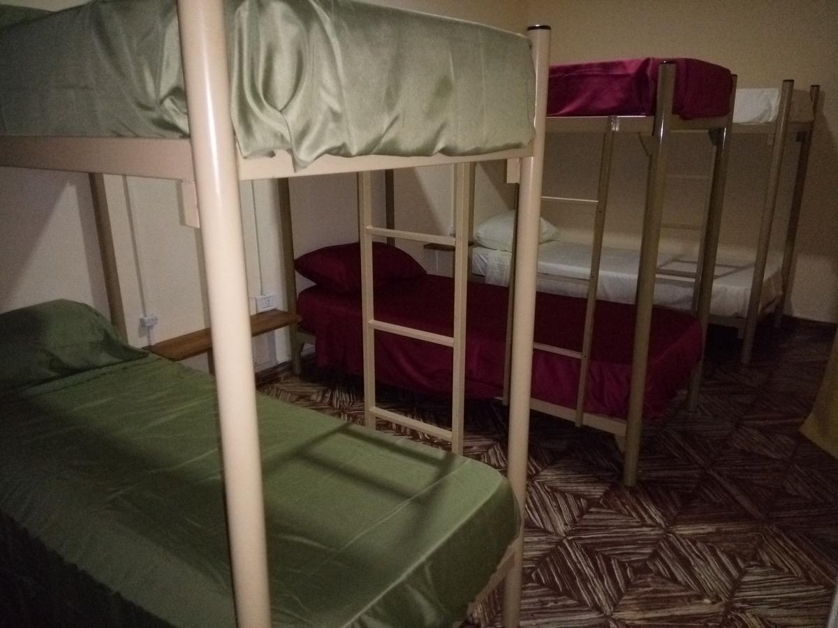 Lavalle Hostel ポサーダス エクステリア 写真